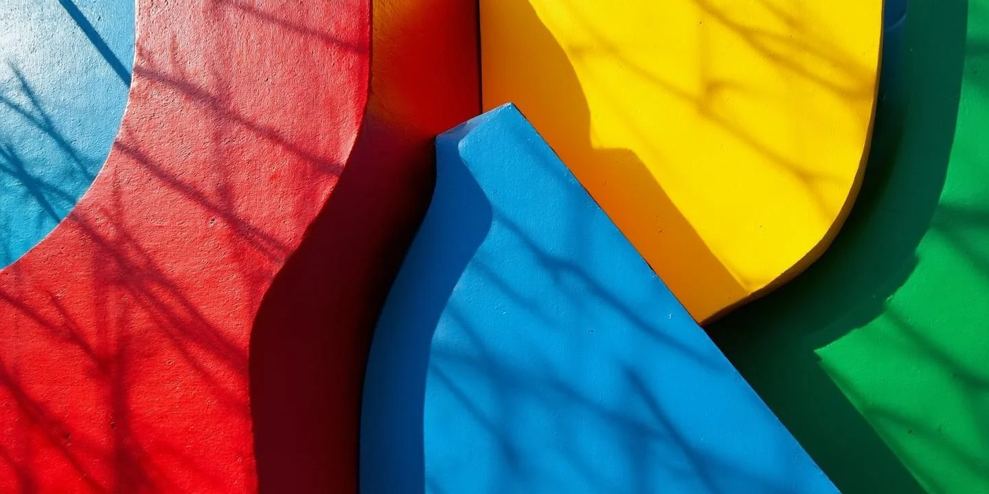 中东市场的金色系广告配色方案推荐是什么?-DoTMT营销出海